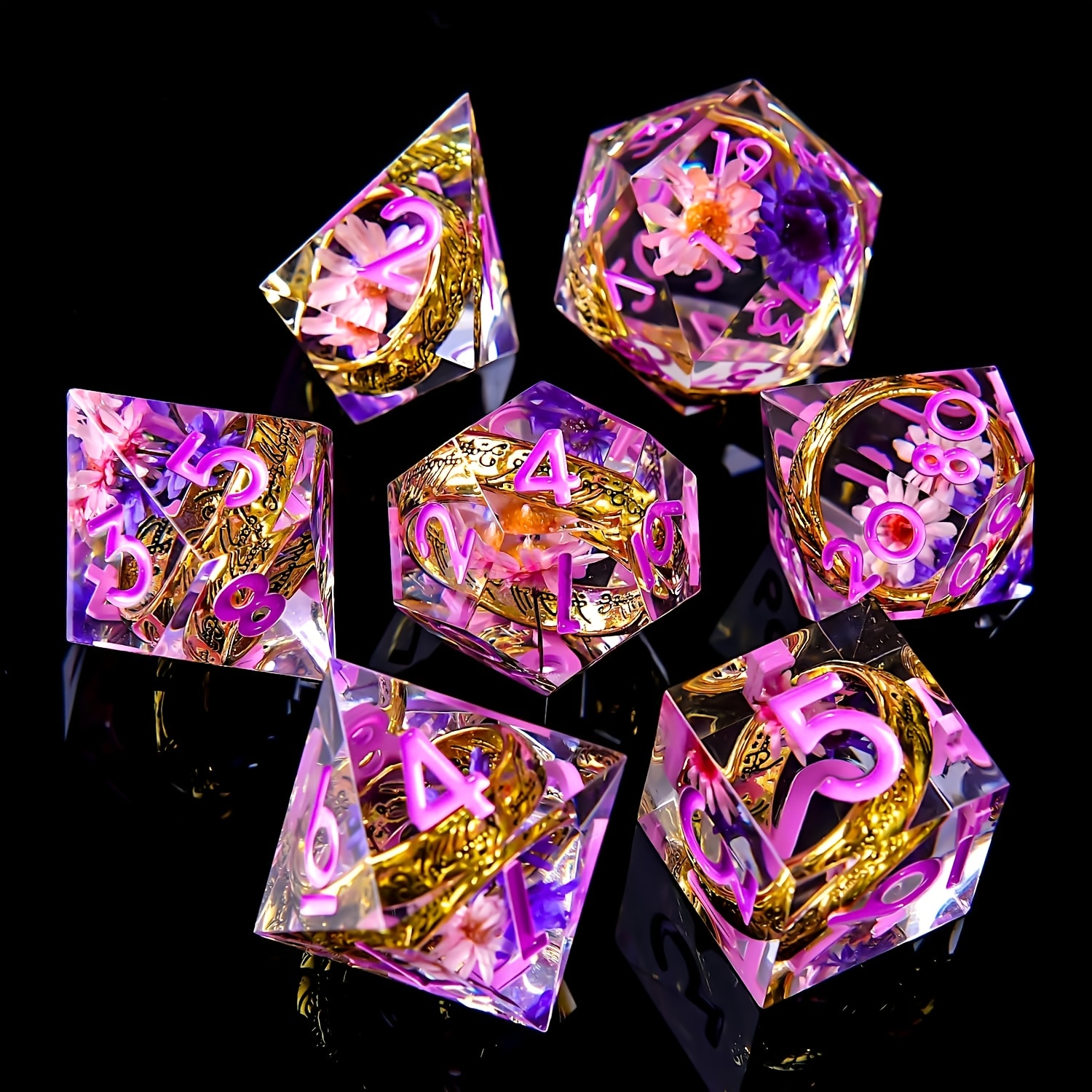Lilac-Purple Dried Flower Gilded Engraved Ring Dice Set